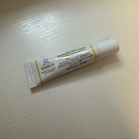 Kiehls Sunscreen - Picture 3 of 3